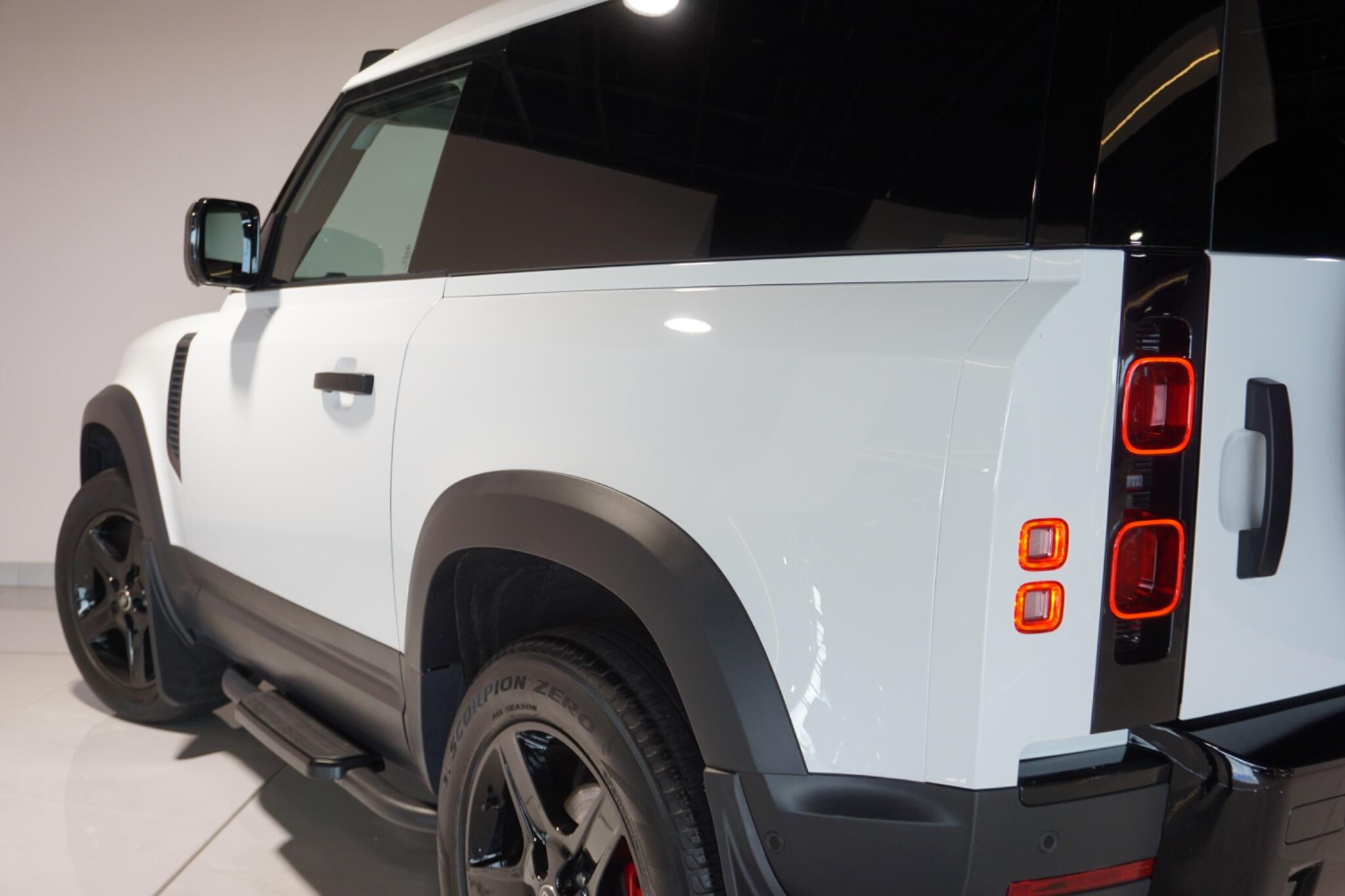 Land Rover Defender 90 3.0 D250 MHEV Hard Top SUV 3dr Diesel Auto 4WD SWB Euro 6 (s/s) (250 ps)